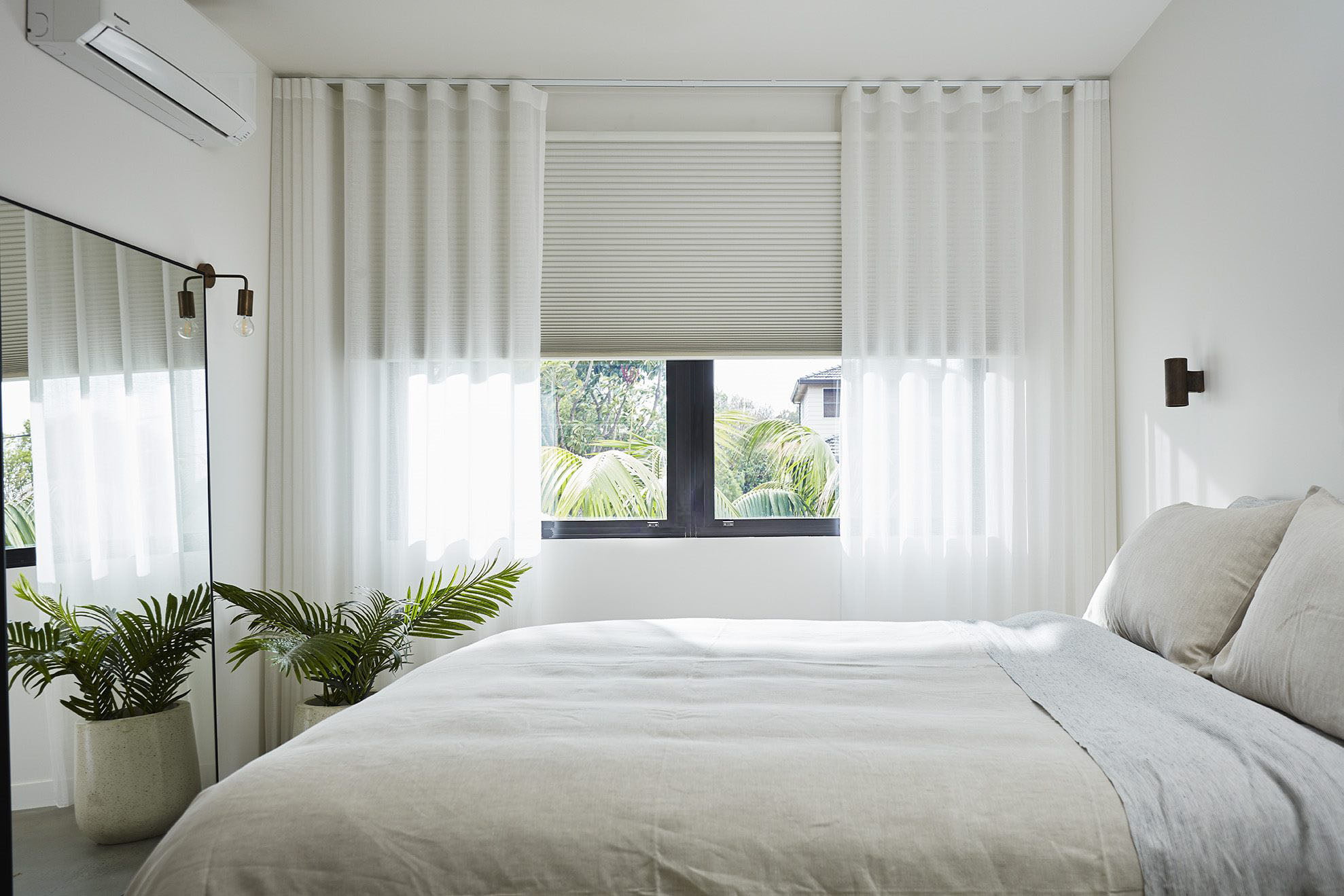 How to choose the right window coverings for your bedrooms